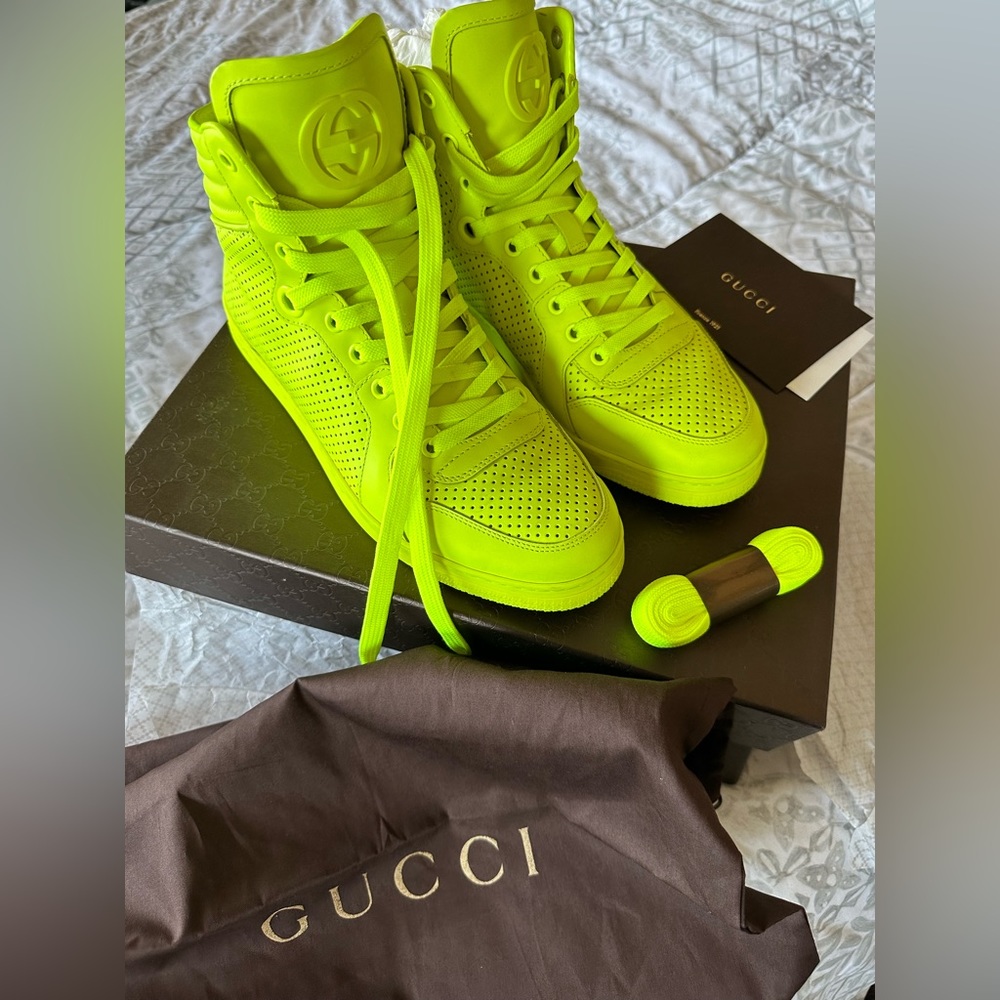GUCCI Neon Green Laser Cut Leather
High Top Sneakers Mens 7 1/2 Women’s 9